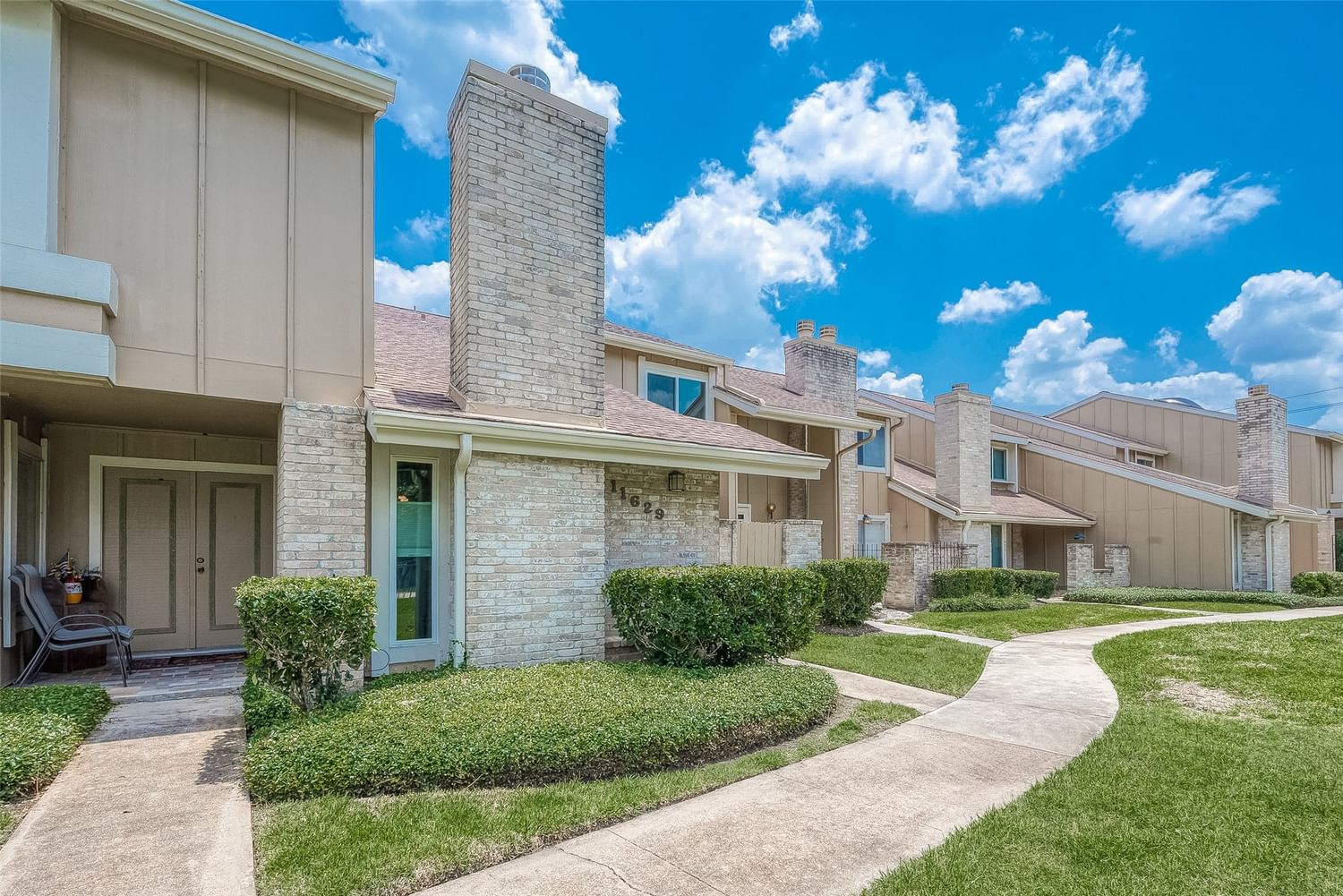 Real estate property located at 11629 Village Place #183, Harris, Village Place Reserve A, Houston, TX, US