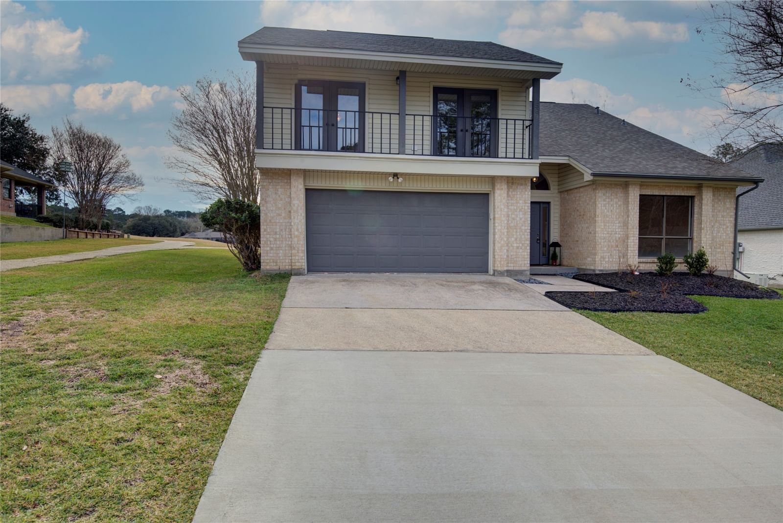 Real estate property located at 537 River Oaks, Walker, Elkins Lake - Sec 2, Huntsville, TX, US