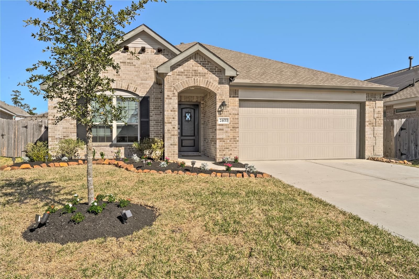 Real estate property located at 24011 Cherry Birch, Montgomery, Tavola 22, New Caney, TX, US