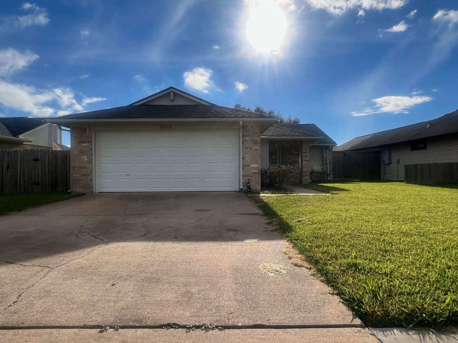 Real estate property located at 3215 Heatherock, Fort Bend, Chimneystone Sec 3, Sugar Land, TX, US