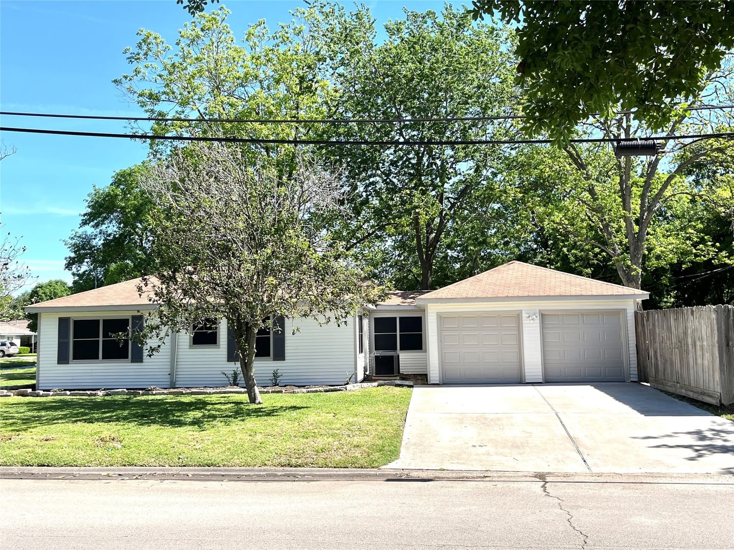 Real estate property located at 1621 Locklaine, Harris, Pasadena Oaks, Pasadena, TX, US