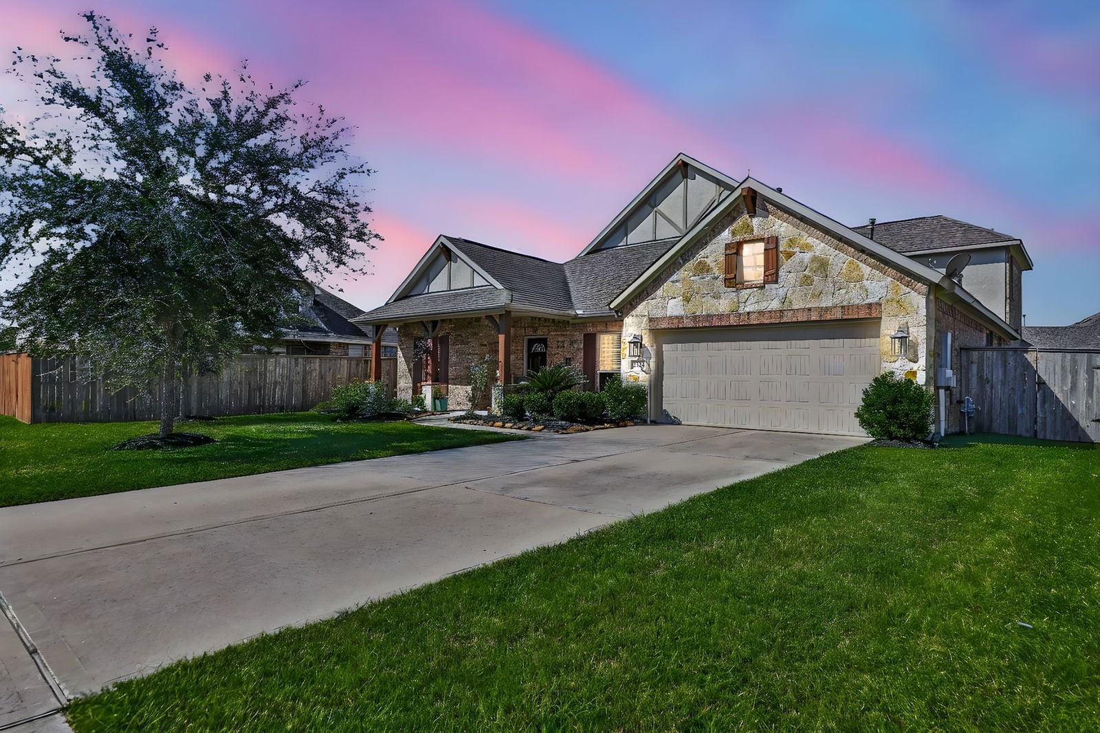 Real estate property located at 2324 Vineyard Terrace, Galveston, Magnolia Creek, League City, TX, US