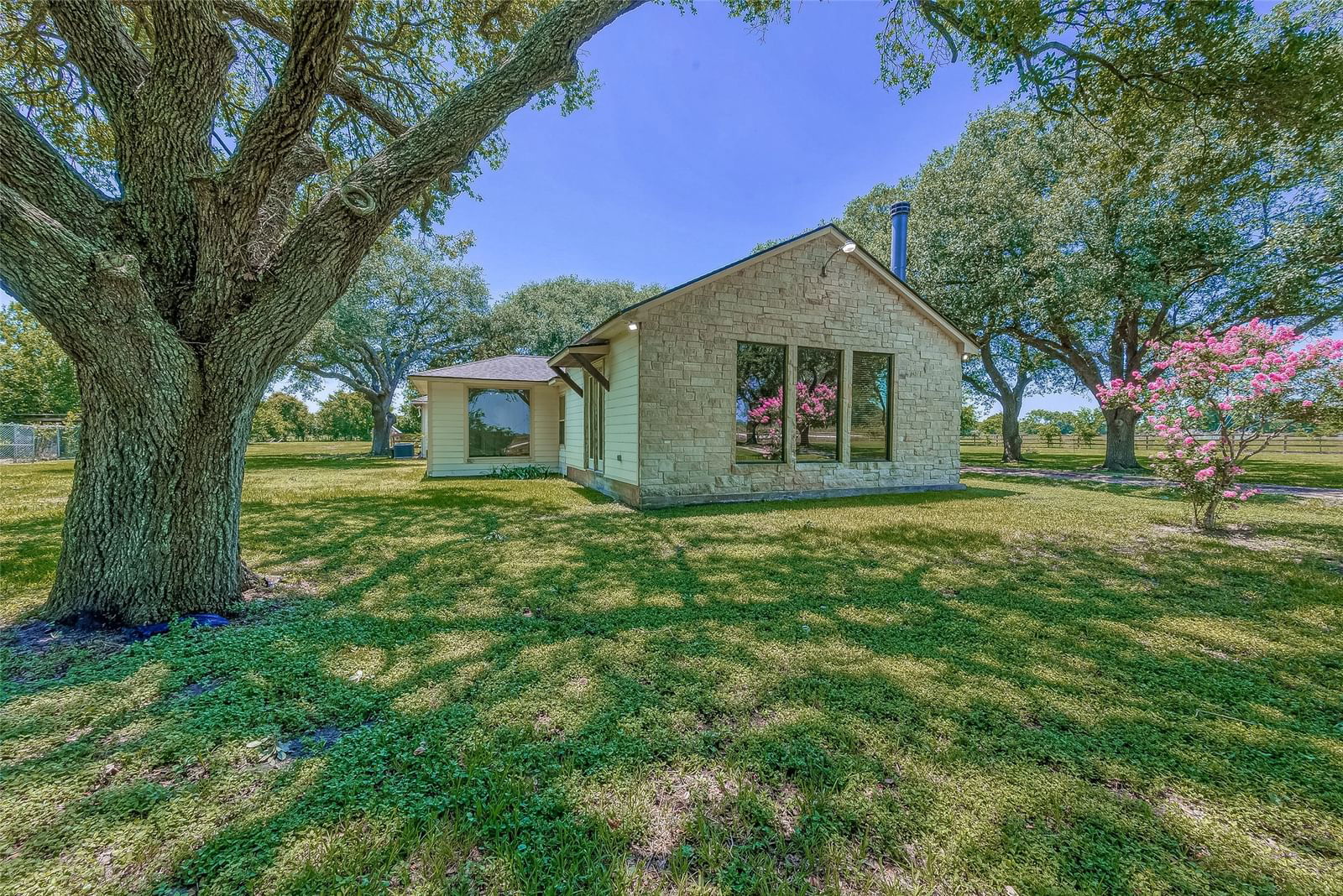 Real estate property located at 18402 Cow Creek, Fort Bend, K W Davis, Damon, TX, US