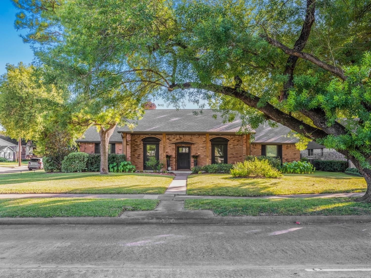 Real estate property located at 5803 Braeswood, Harris, Maplewood South, Houston, TX, US