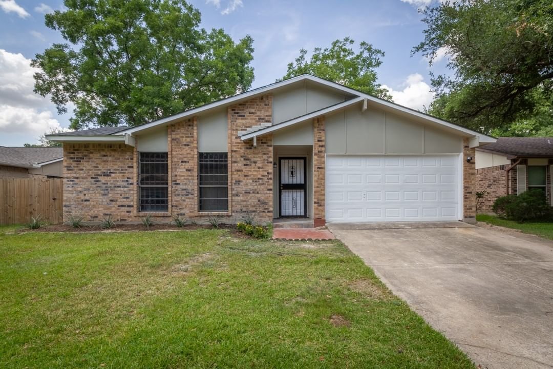 Real estate property located at 22907 Millgate, Harris, Post Wood Sec 04, Spring, TX, US