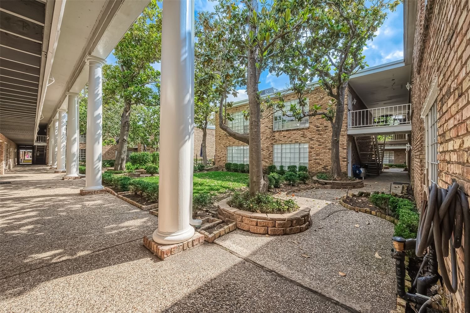 Real estate property located at 2121 Fountain View #22, Harris, Courtyards 03 Fountains, Houston, TX, US