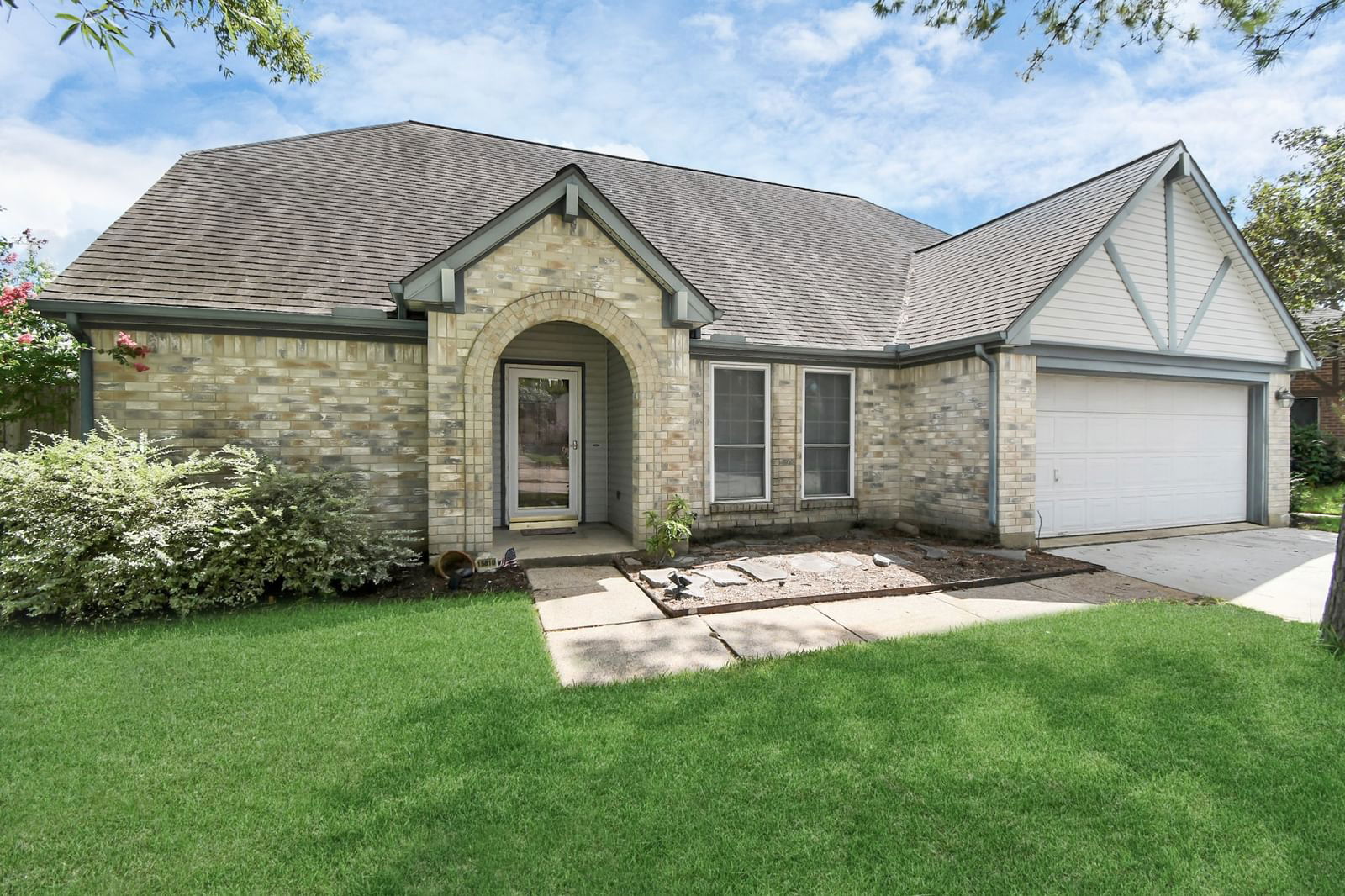 Real estate property located at 15810 Saint Lawrence, Harris, Heritage Park Sec 13, Friendswood, TX, US