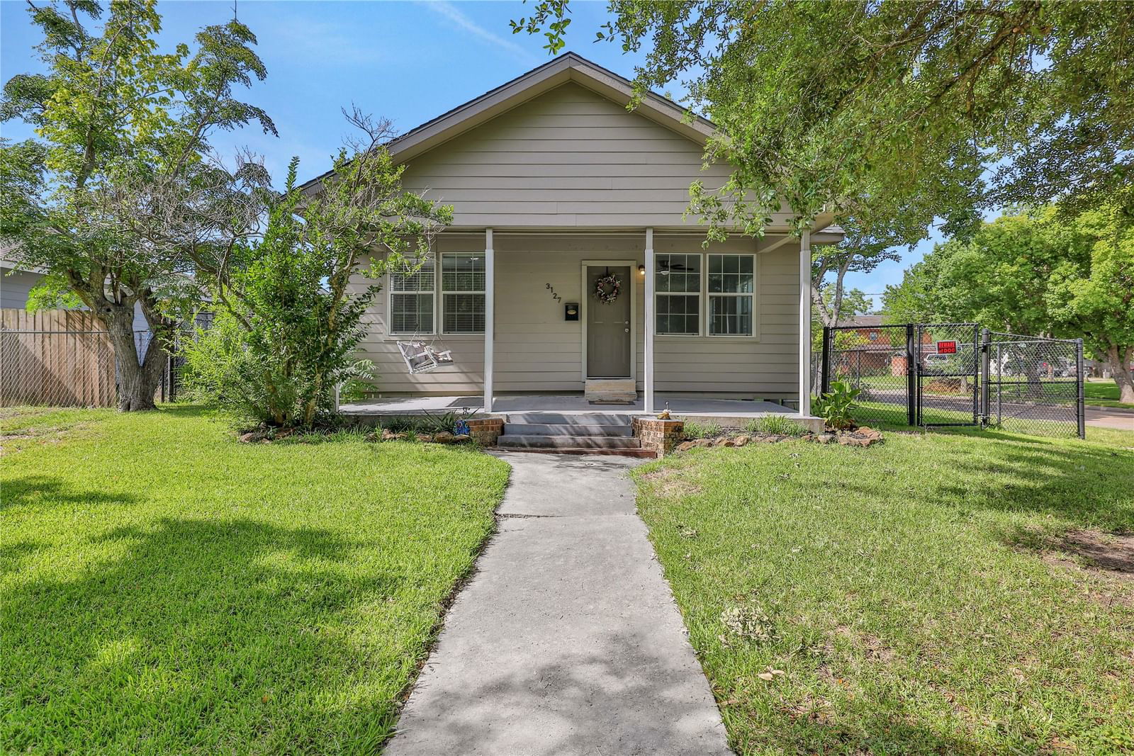 Real estate property located at 3127 Iowa, Harris, East Baytown Add, Baytown, TX, US