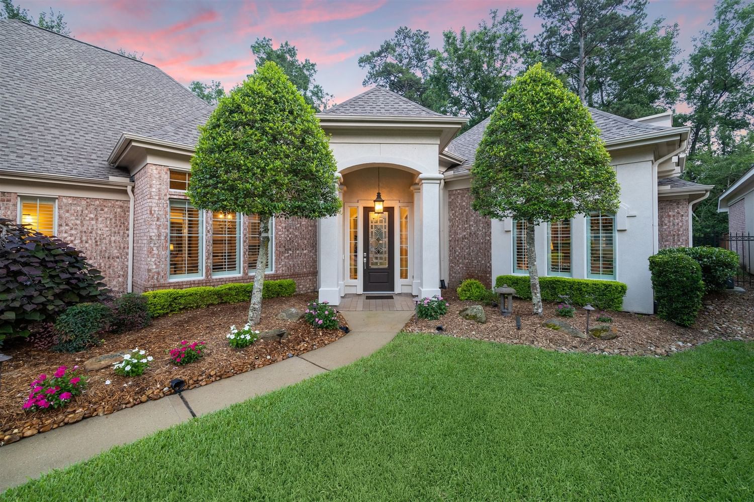 Real estate property located at 1306 Castle Combe, Harris, Barrington Sec 01, Houston, TX, US