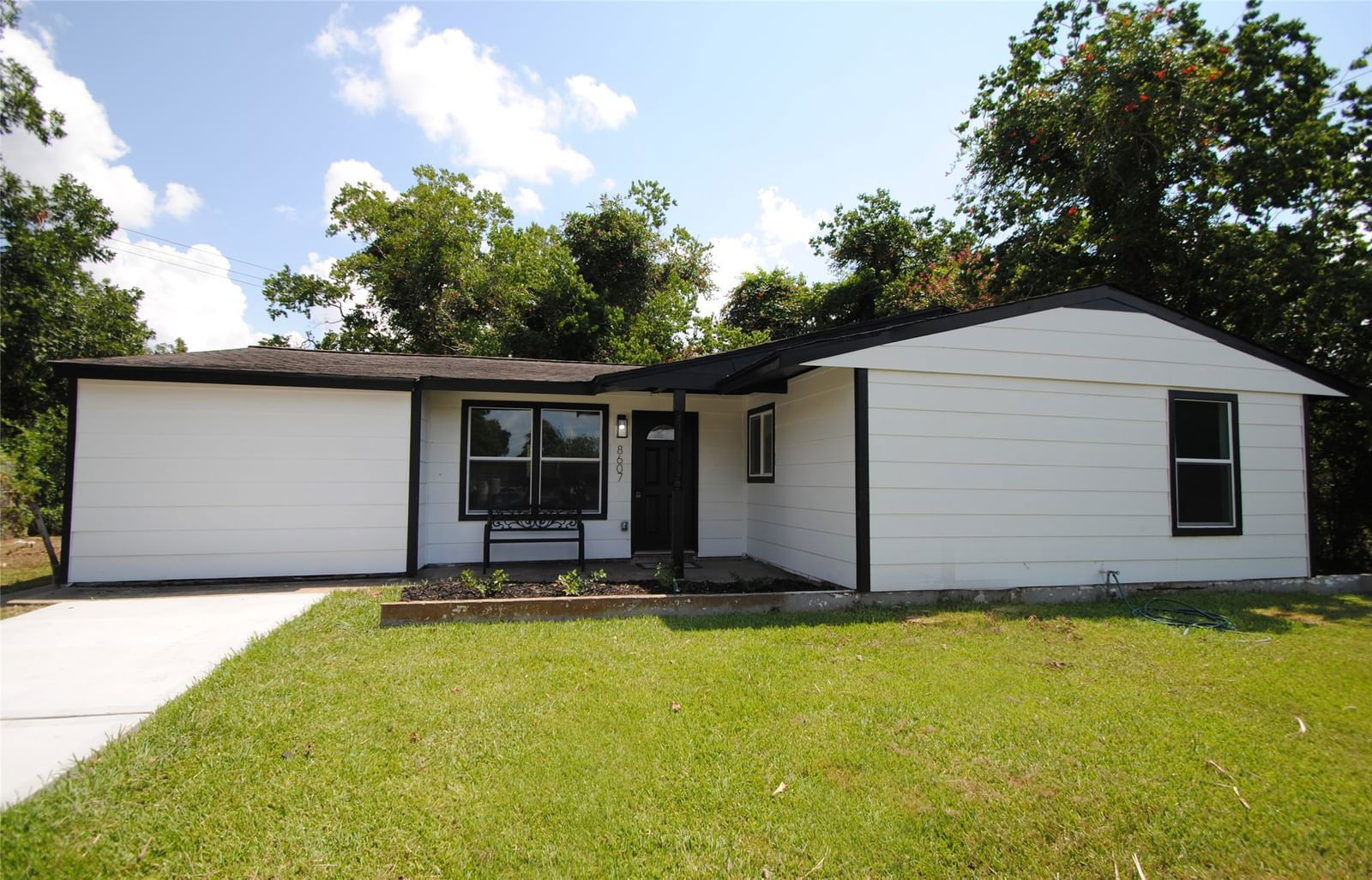 Real estate property located at 8607 Vinearbor, Harris, Houston, TX, US