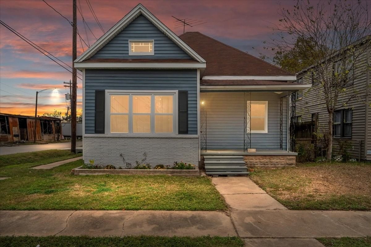 Real estate property located at 2105 Sumpter, Harris, Houston, TX, US