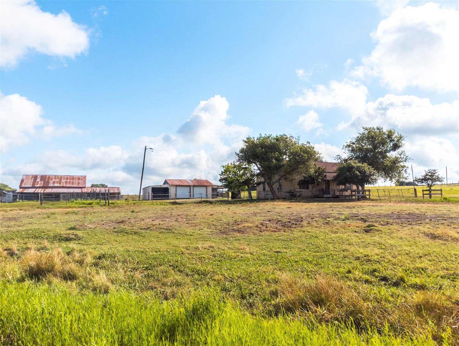 Real estate property located at 692 County Road 175, Lavaca, Hallettsville, TX, US