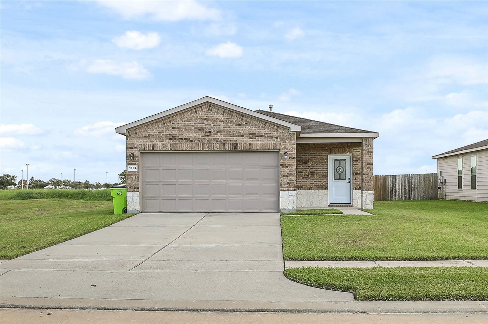 Real estate property located at 1307 Pease River Ln, Fort Bend, Cottonwood, Rosenberg, TX, US