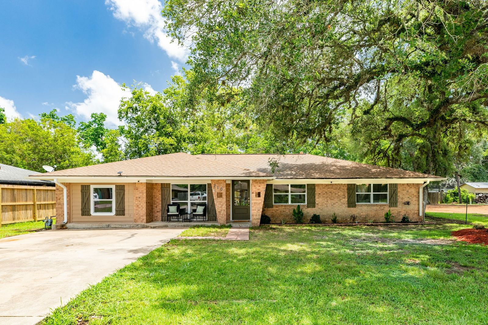 Real estate property located at 210 Avenue G, Brazoria, Garden Acres Brazoria, Brazoria, TX, US