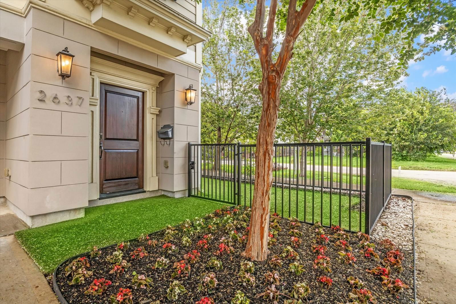 Real estate property located at 2637 Ashland, Harris, Ashland Gardens, Houston, TX, US