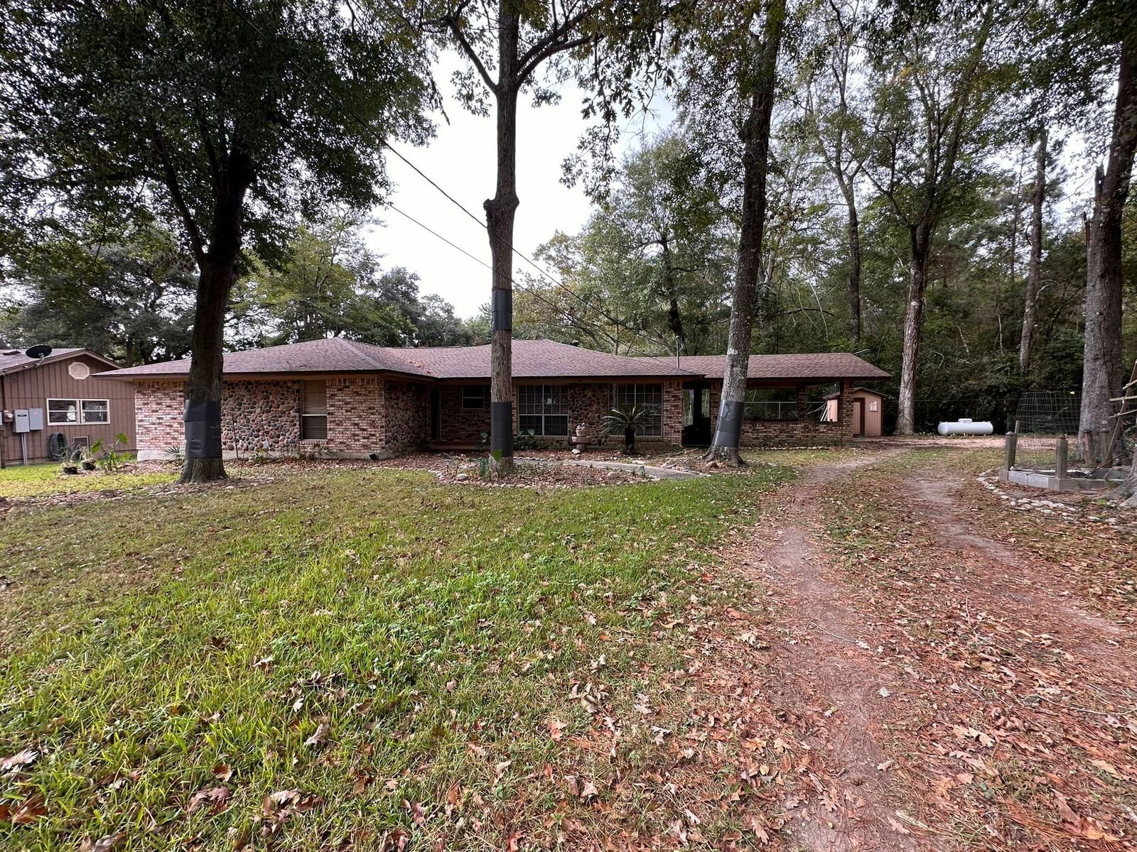 Real estate property located at 614 Sherwood Forest, Tyler, Lake Charmaine, Woodville, TX, US