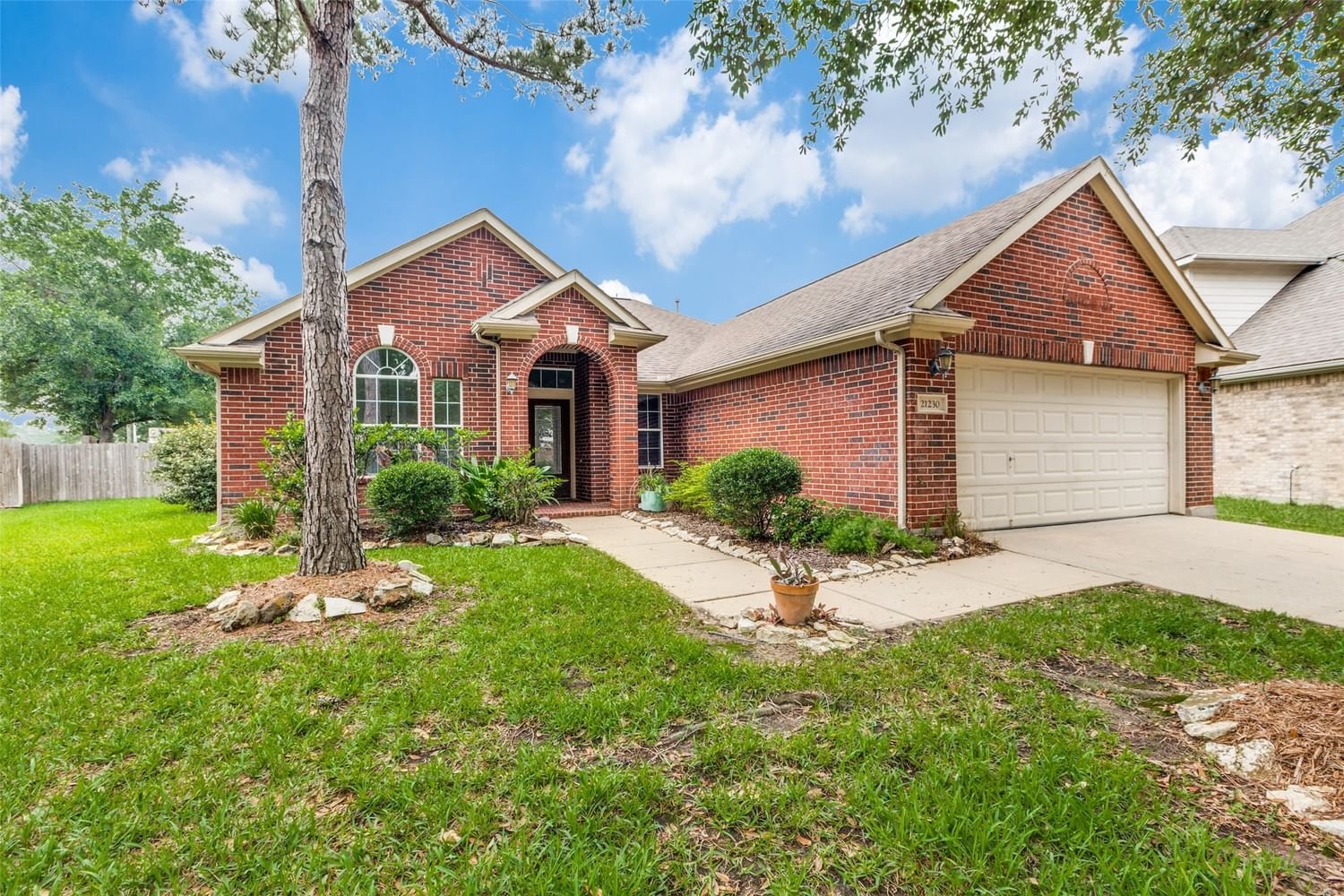 Real estate property located at 21230 Lilac Meadows, Fort Bend, Lakemont Sec 9, Richmond, TX, US