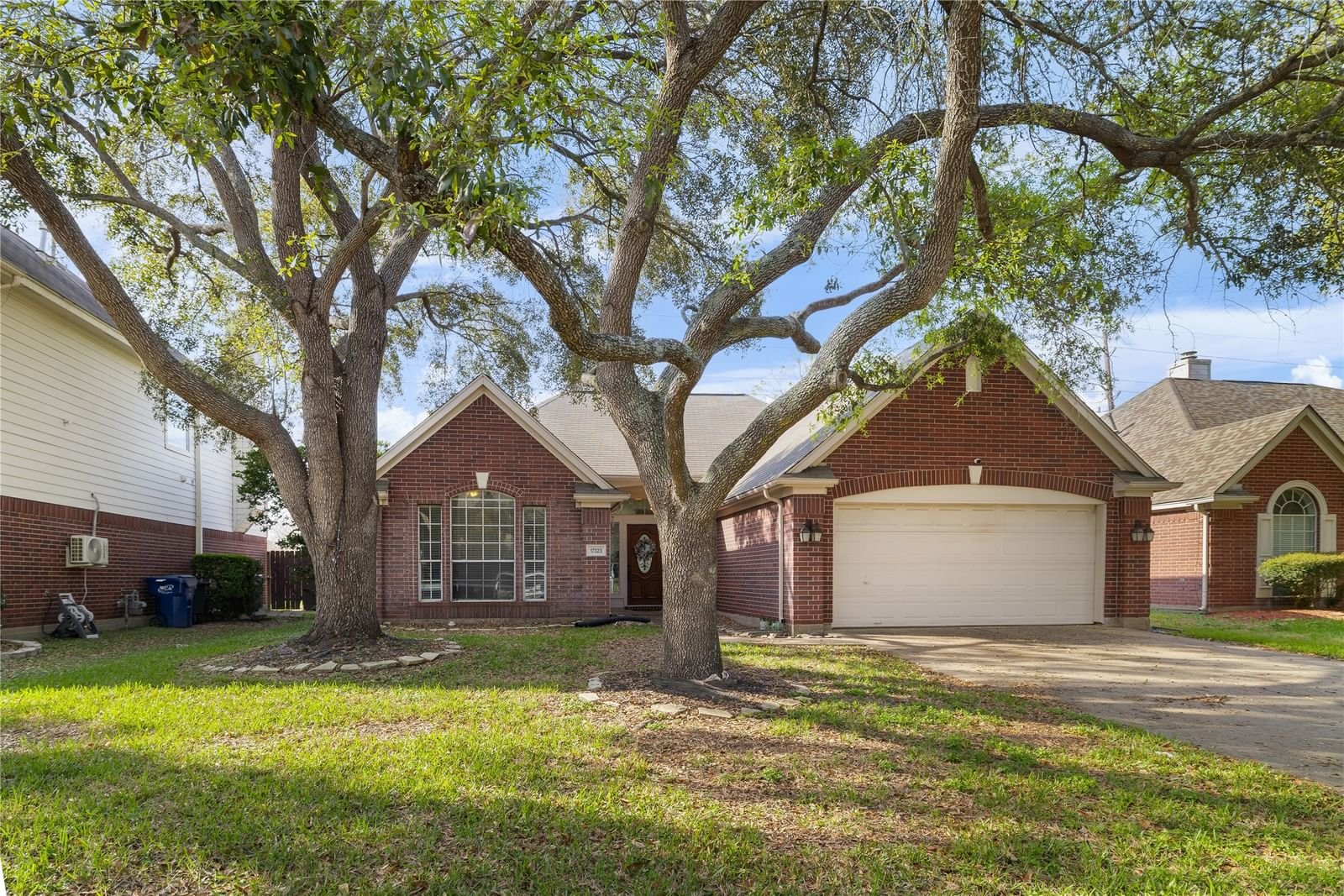 Real estate property located at 17323 Winfield, Fort Bend, West Oaks Village Sec 4, Richmond, TX, US