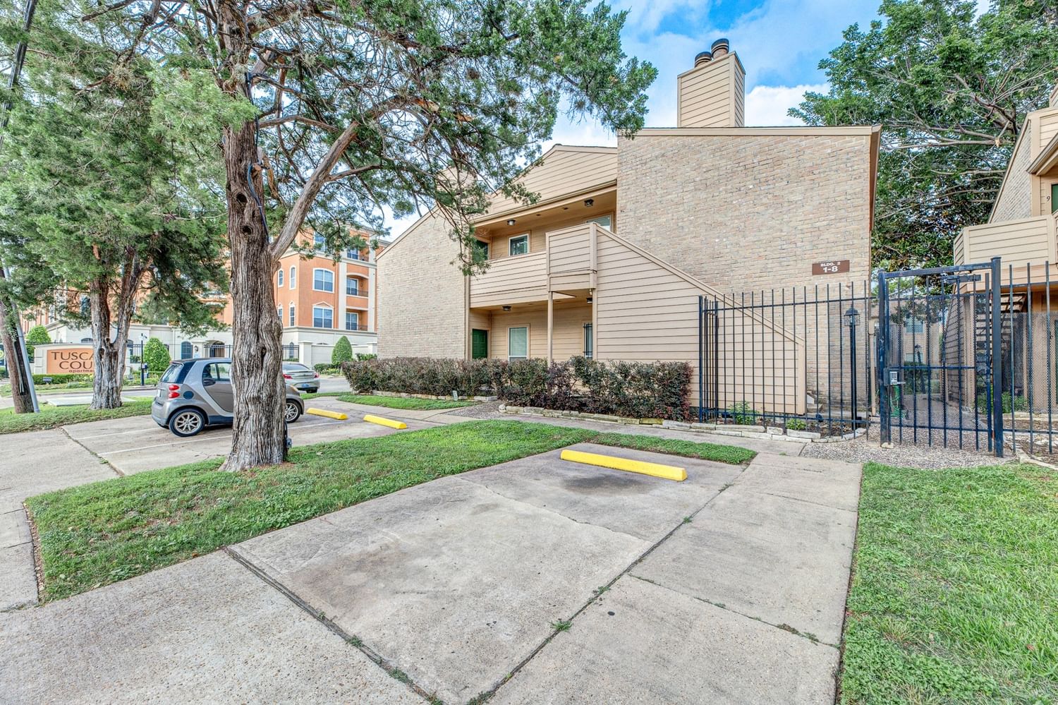 Real estate property located at 1915 Augusta #6, Harris, Augusta Condo, Houston, TX, US