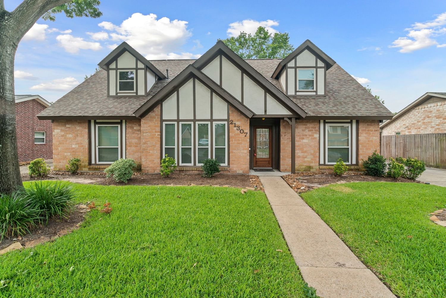 Real estate property located at 21307 Park Bluff, Harris, Memorial Pkwy Sec 05, Katy, TX, US