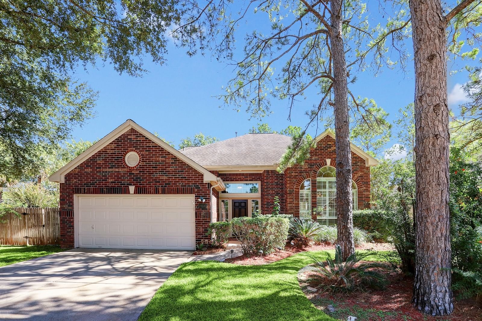 Real estate property located at 18030 Somerset, Harris, Green Trails Crossing Sec 01, Houston, TX, US