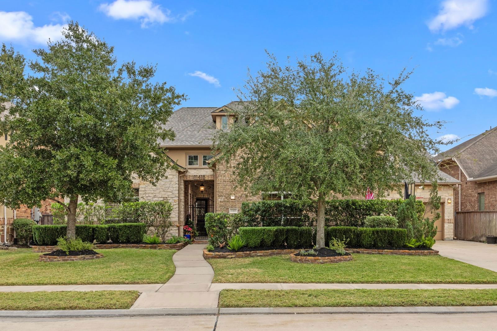 Real estate property located at 11418 Lazarro, Fort Bend, Lakes Of Bella Terra Sec 25, Richmond, TX, US