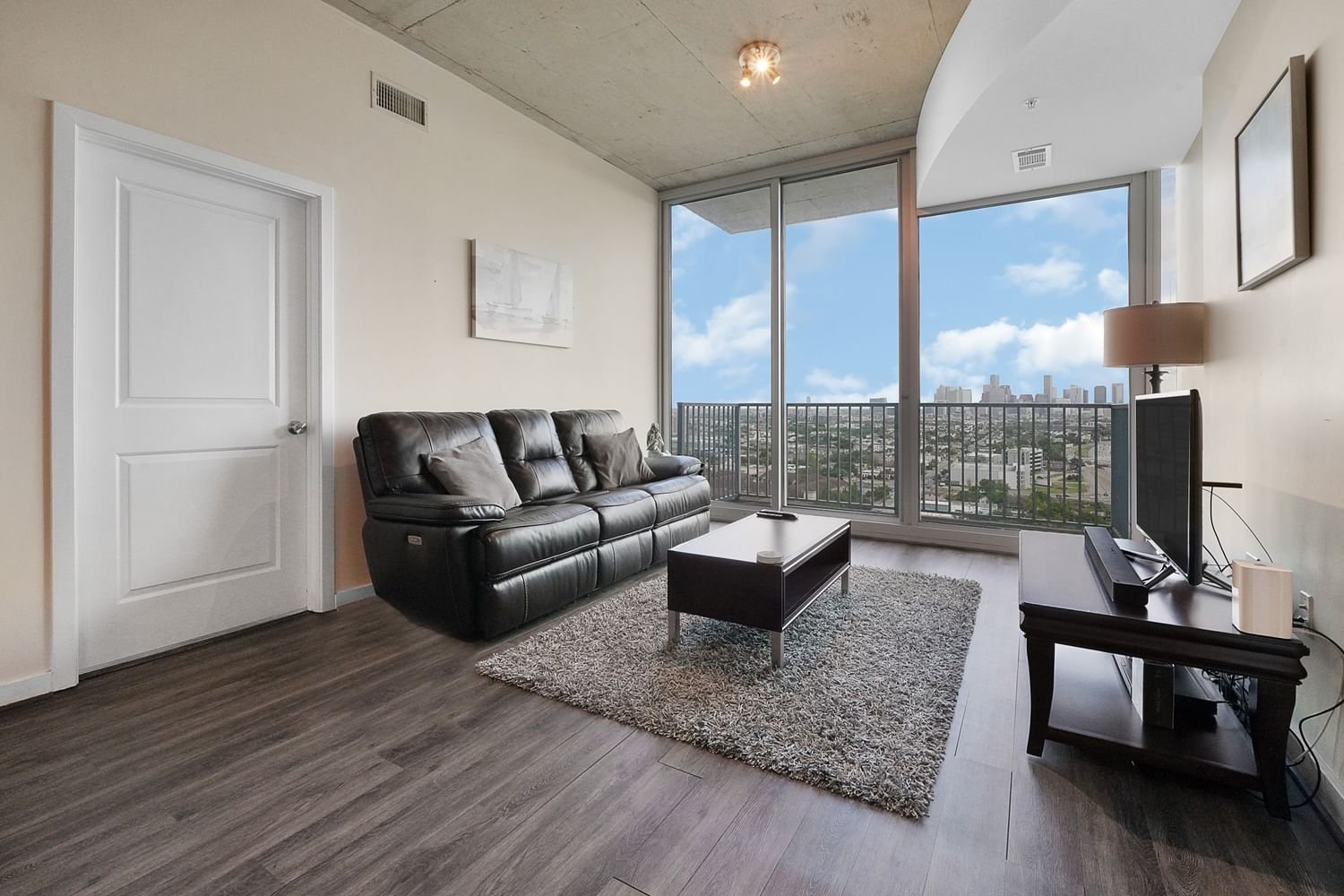 Real estate property located at 5925 Almeda #12005, Harris, Mosaic Residential North Condo, Houston, TX, US