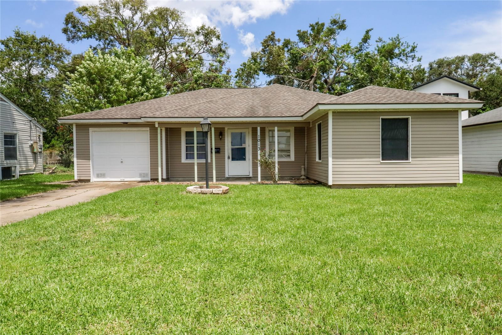 Real estate property located at 1013 Ridgecrest, Brazoria, Chevy Chase #3 Angleton, Angleton, TX, US