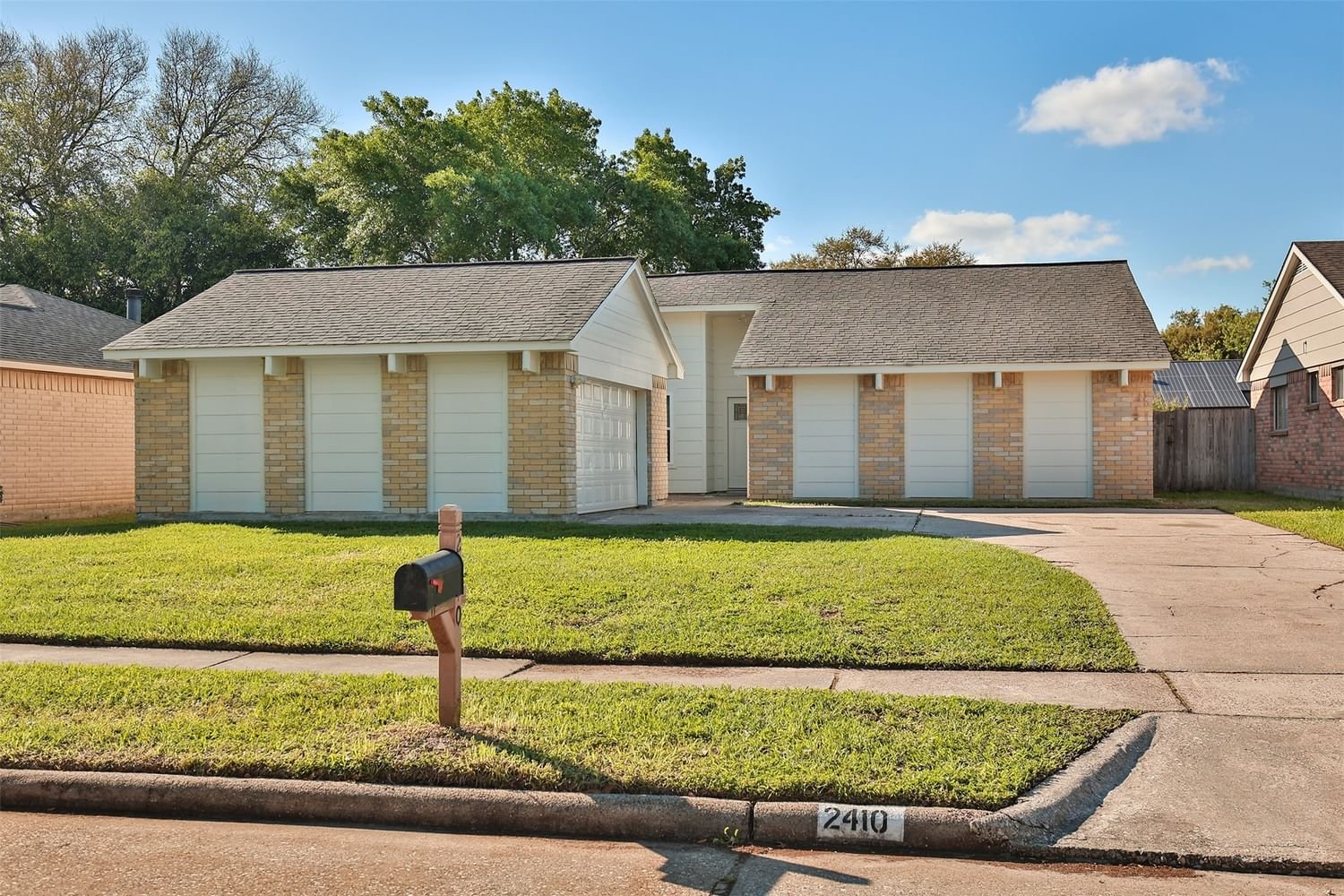 Real estate property located at 2410 Webster Ranch, Harris, Heritage Park Sec 07, Friendswood, TX, US