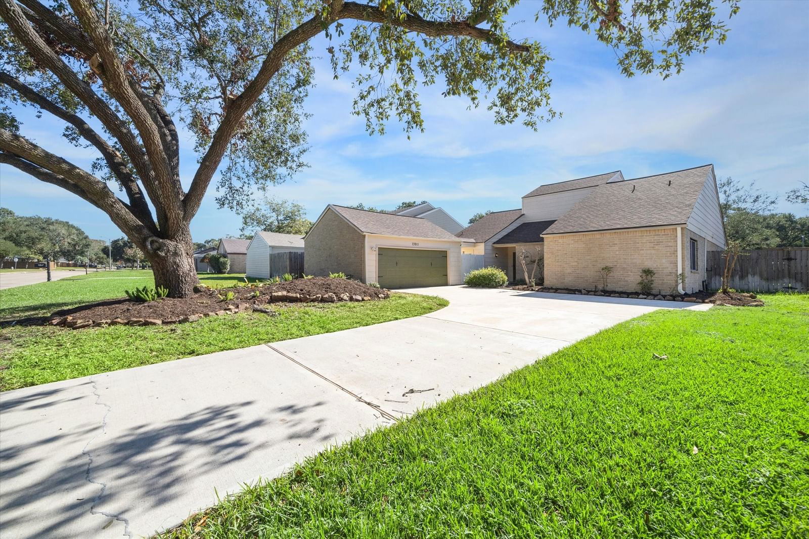 Real estate property located at 13911 Greenway, Fort Bend, Imperial Woods, Sugar Land, TX, US