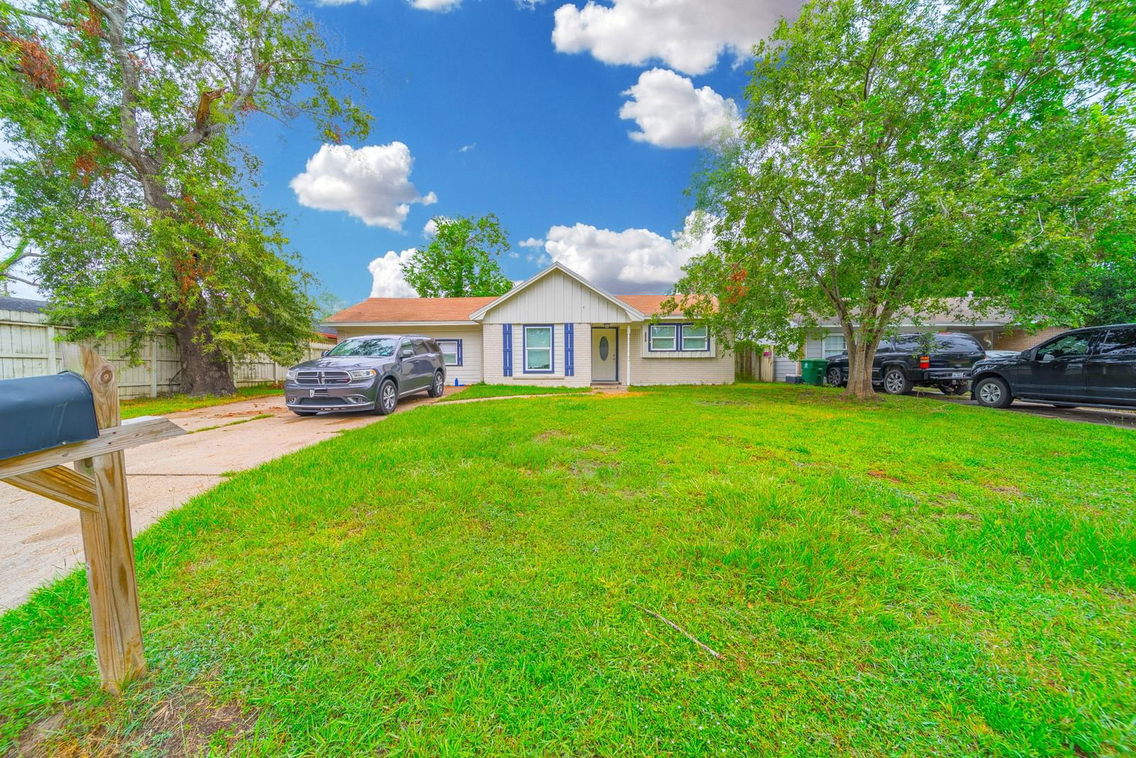 Real estate property located at 9307 Linda Vista, Harris, Chatwood Place Sec 06, Houston, TX, US