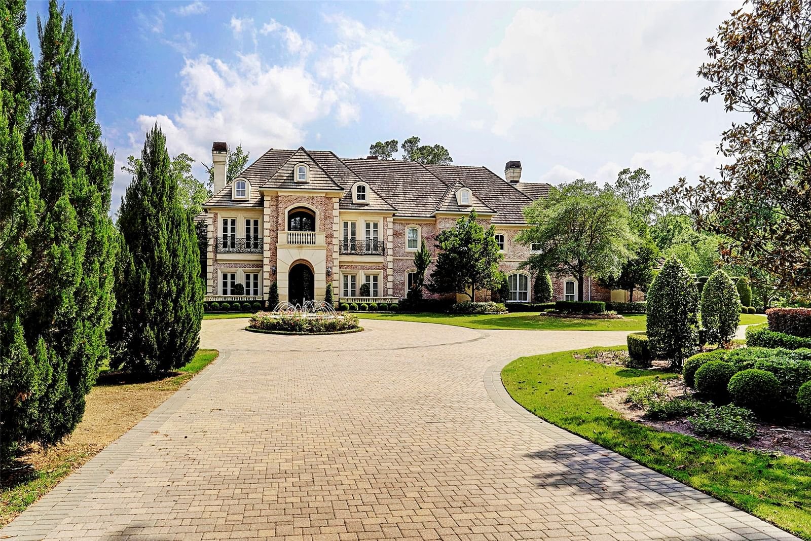 Real estate property located at 126 Tranquil, Montgomery, The Woodlands Village of Grogans Mill, The Woodlands, TX, US