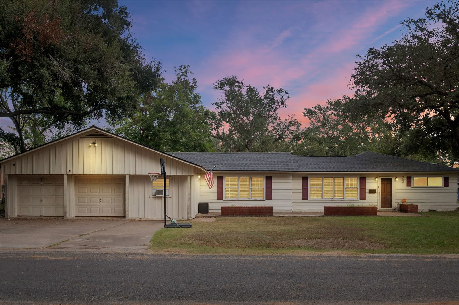 Real estate property located at 702 Avenue J, Wharton, Sanford 2nd, El Campo, TX, US