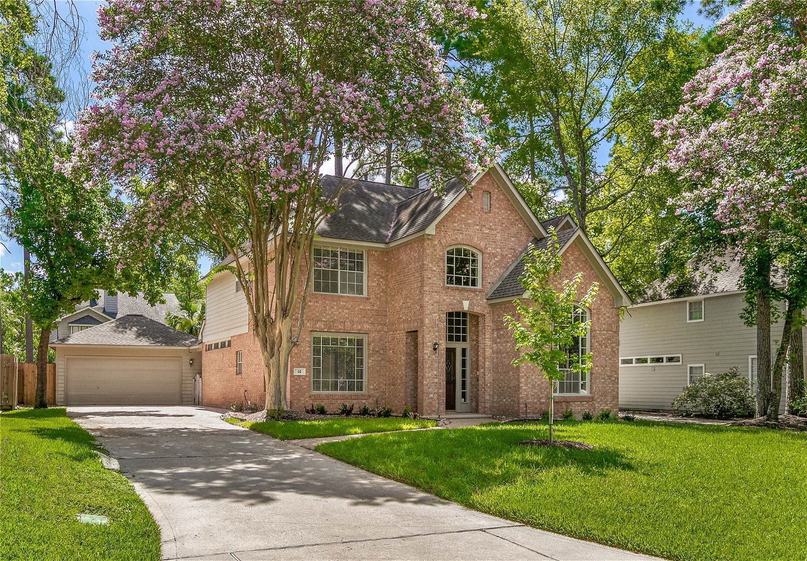 Real estate property located at 10 Petalcup, Montgomery, The Woodlands, TX, US