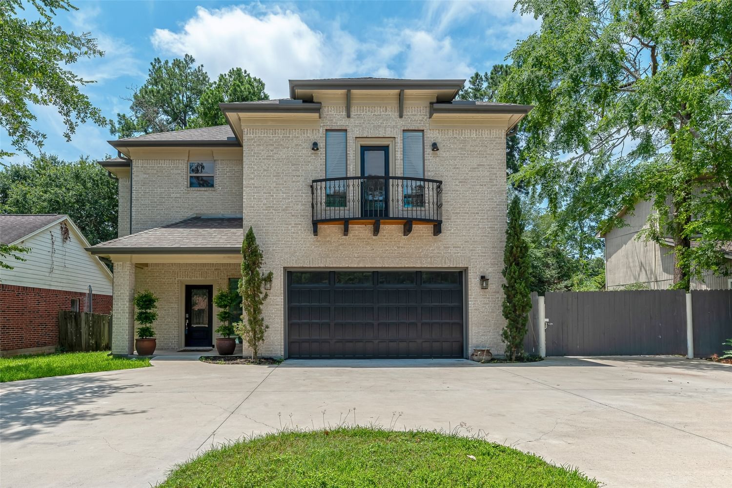 Real estate property located at 513 Tallow, Montgomery, Lake Chateau Woods 03, Conroe, TX, US