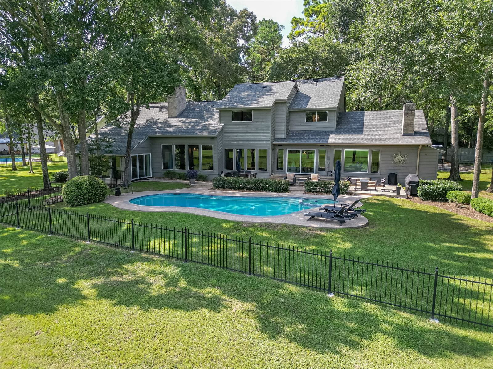 Real estate property located at 50 Northgate, Montgomery, The Woodlands Village Grogans Point, The Woodlands, TX, US