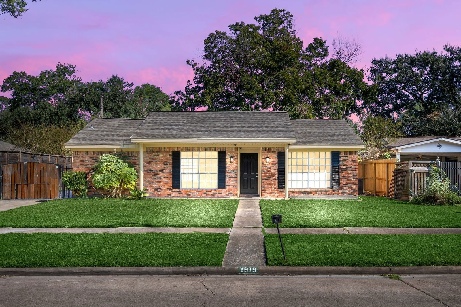 Real estate property located at 1919 Tallulah, Harris, Ashford South, Houston, TX, US