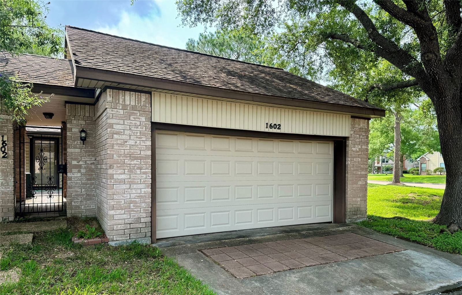 Real estate property located at 1602 Newcomb, Harris, University Green Sec 03, Houston, TX, US