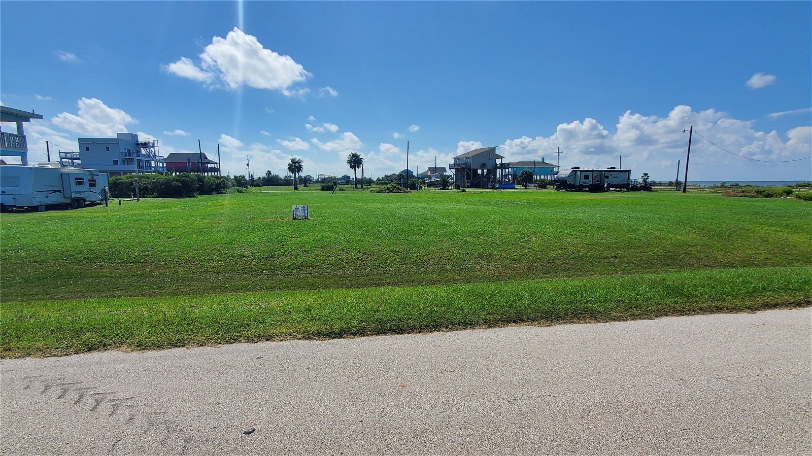 Real estate property located at 1027 Rollover One, Galveston, Gilchrist, TX, US