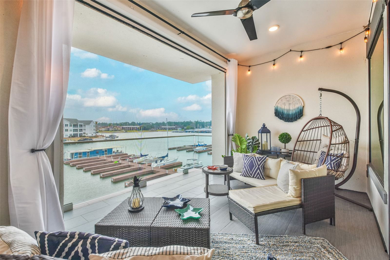 Real estate property located at 199 Waterpoint #201, Montgomery, Shoreline On Lake Conroe Condo, Conroe, TX, US