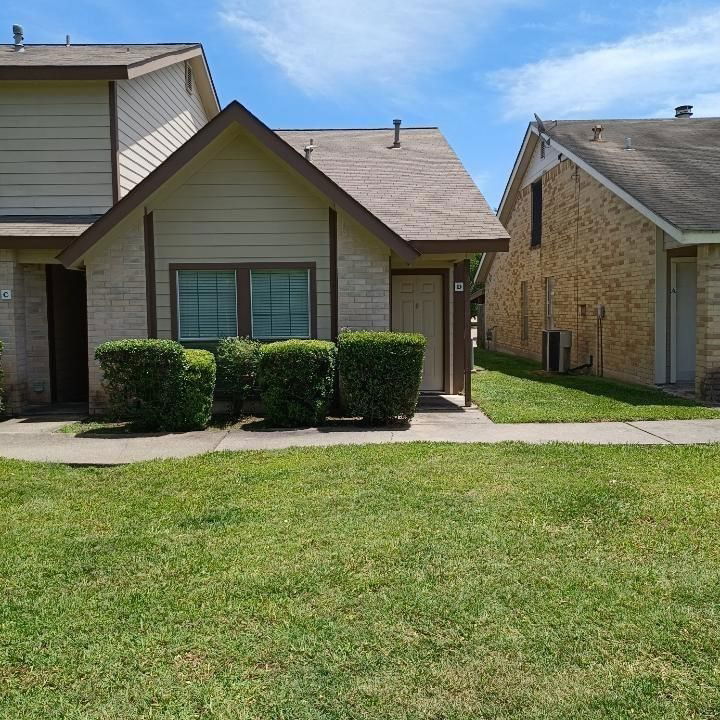 Real estate property located at 1979 Country Village D, Harris, Intercontinental Village T/H, Humble, TX, US