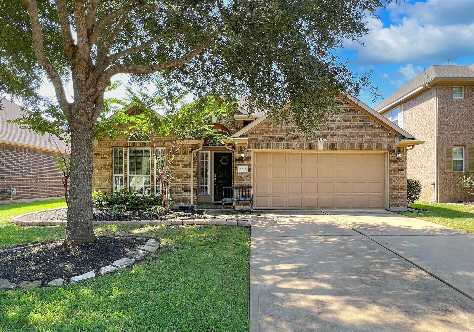 Real estate property located at 6307 Carnaby, Fort Bend, Kingdom Heights Sec 1, Rosenberg, TX, US