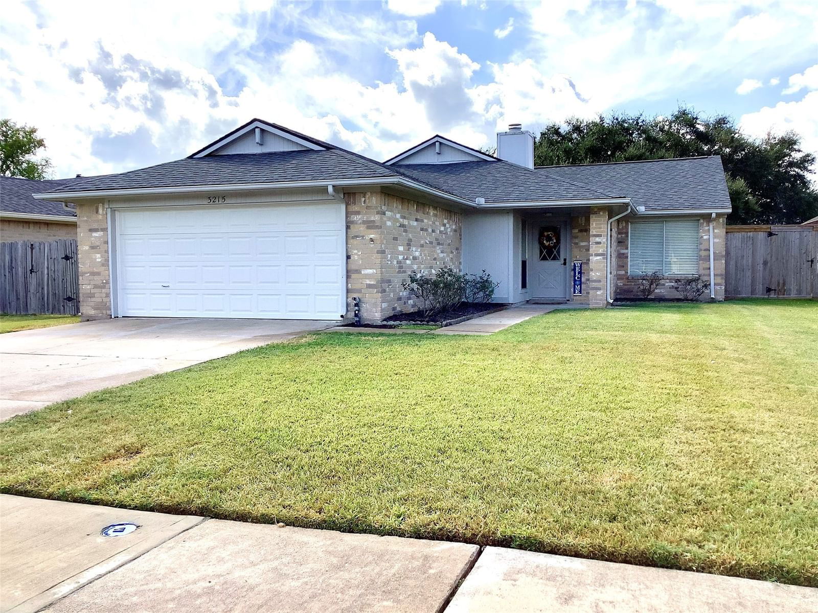 Real estate property located at 3215 Heatherock, Fort Bend, Chimneystone Sec 3, Sugar Land, TX, US