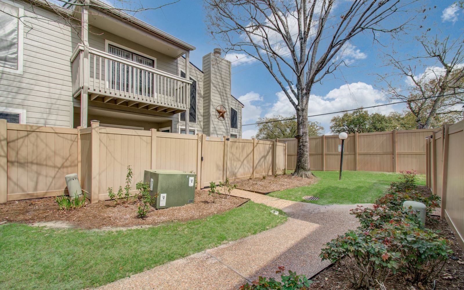 Real estate property located at 2379 Briarwest #65, Harris, Autumn Chase T/H Ph 03, Houston, TX, US