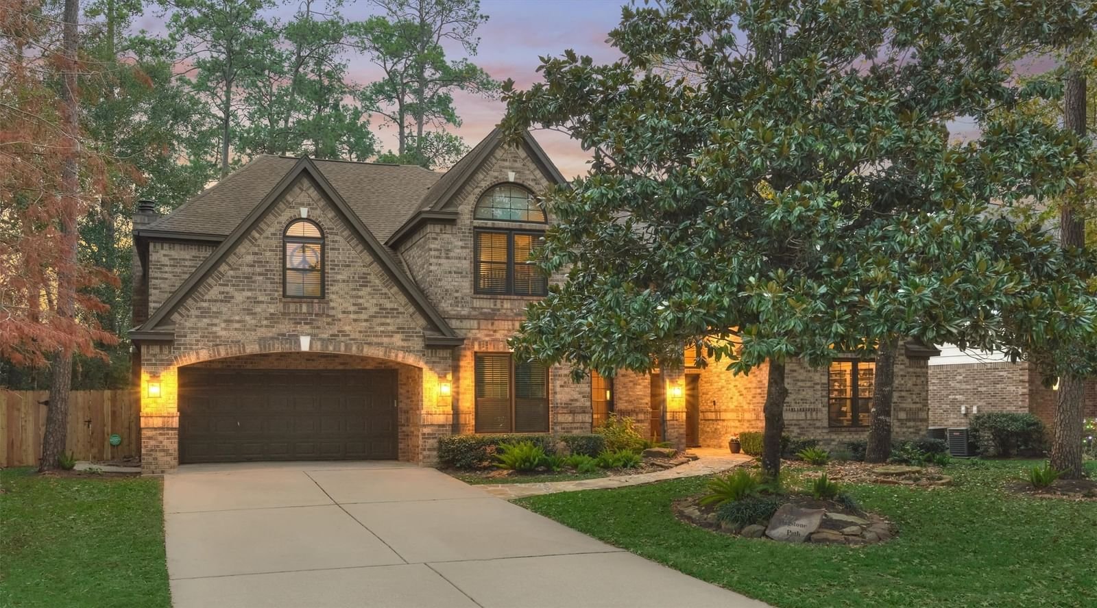 Real estate property located at 14 Flagstone, Montgomery, The Woodlands Cochrans Crossing, The Woodlands, TX, US