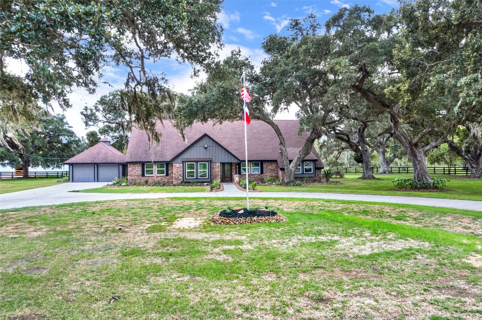 Real estate property located at 5685 County Road 823, Brazoria, S F Austin, West Columbia, TX, US