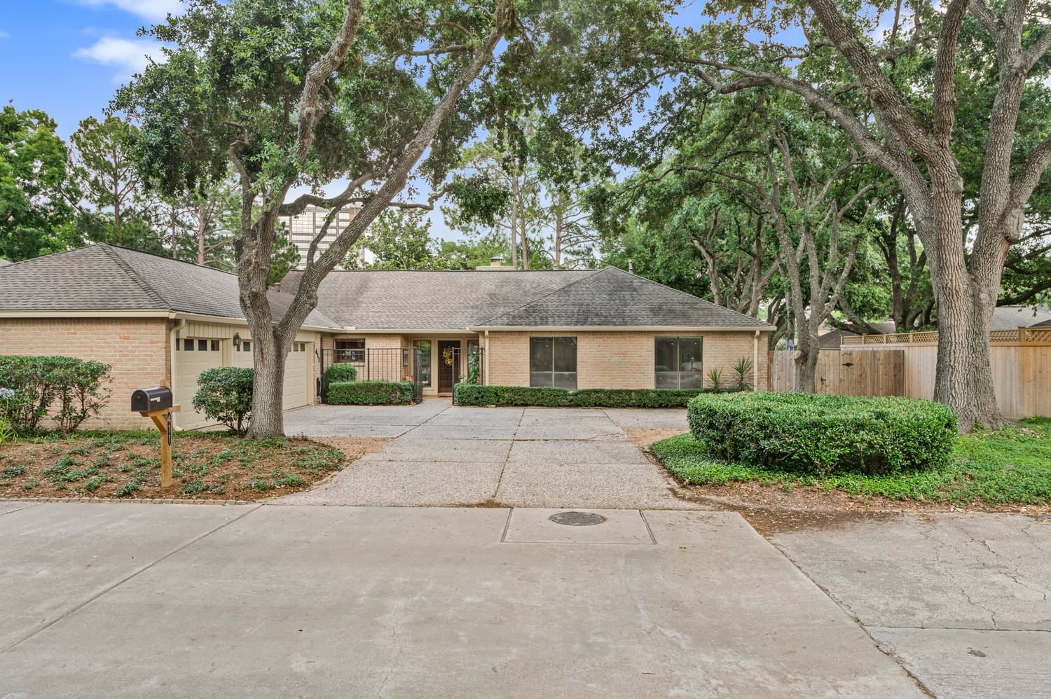 Real estate property located at 411 Fair Harbor, Harris, Barkers Landing, Houston, TX, US