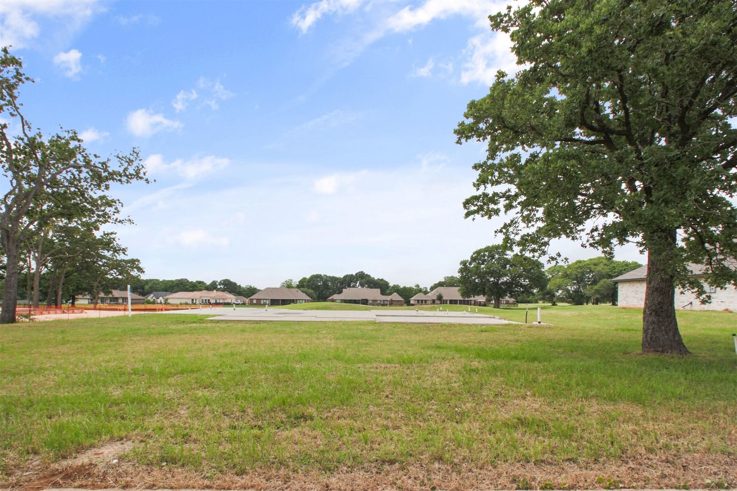 Real estate property located at 205 Hogan, Waller, Legendary Oaks, Hempstead, TX, US