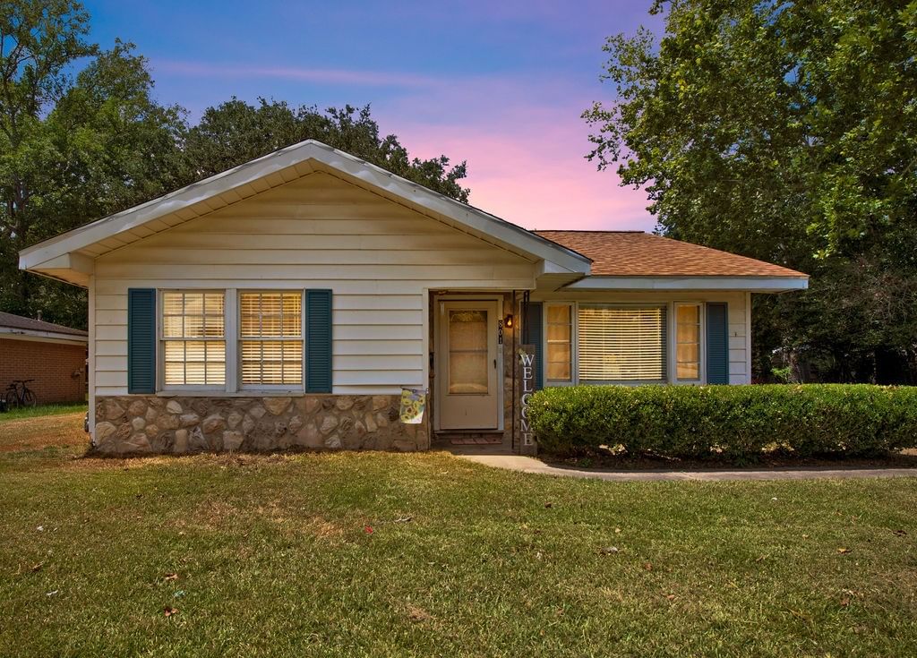 Real estate property located at 801 2nd, Brazoria, Sweeny, TX, US