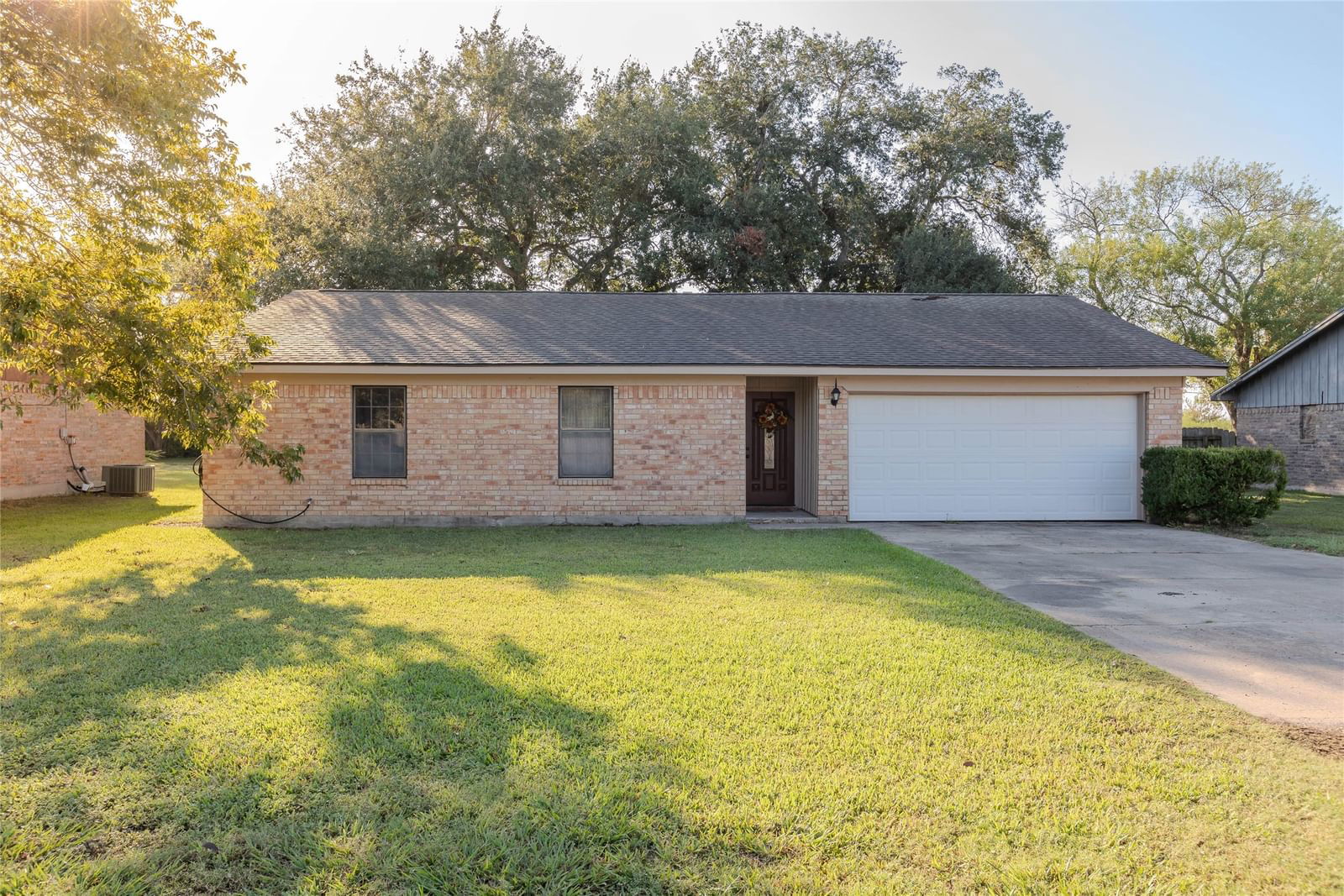 Real estate property located at 205 Viking, Victoria, Brentwood Manor, Victoria, TX, US